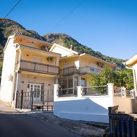 Bugi Apartment Kotor Exterior photo