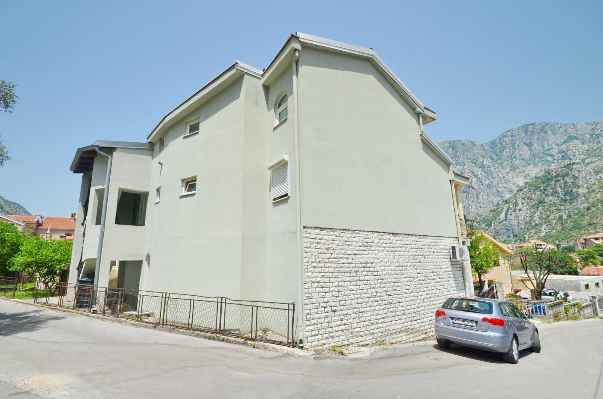 Bugi Apartment Kotor Exterior photo
