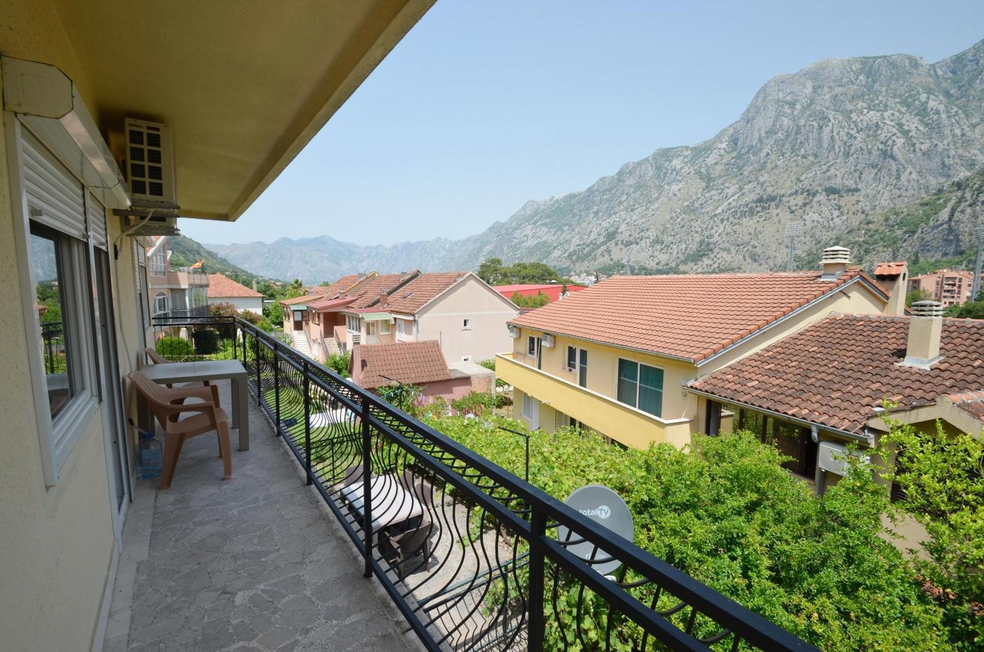 Bugi Apartment Kotor Exterior photo