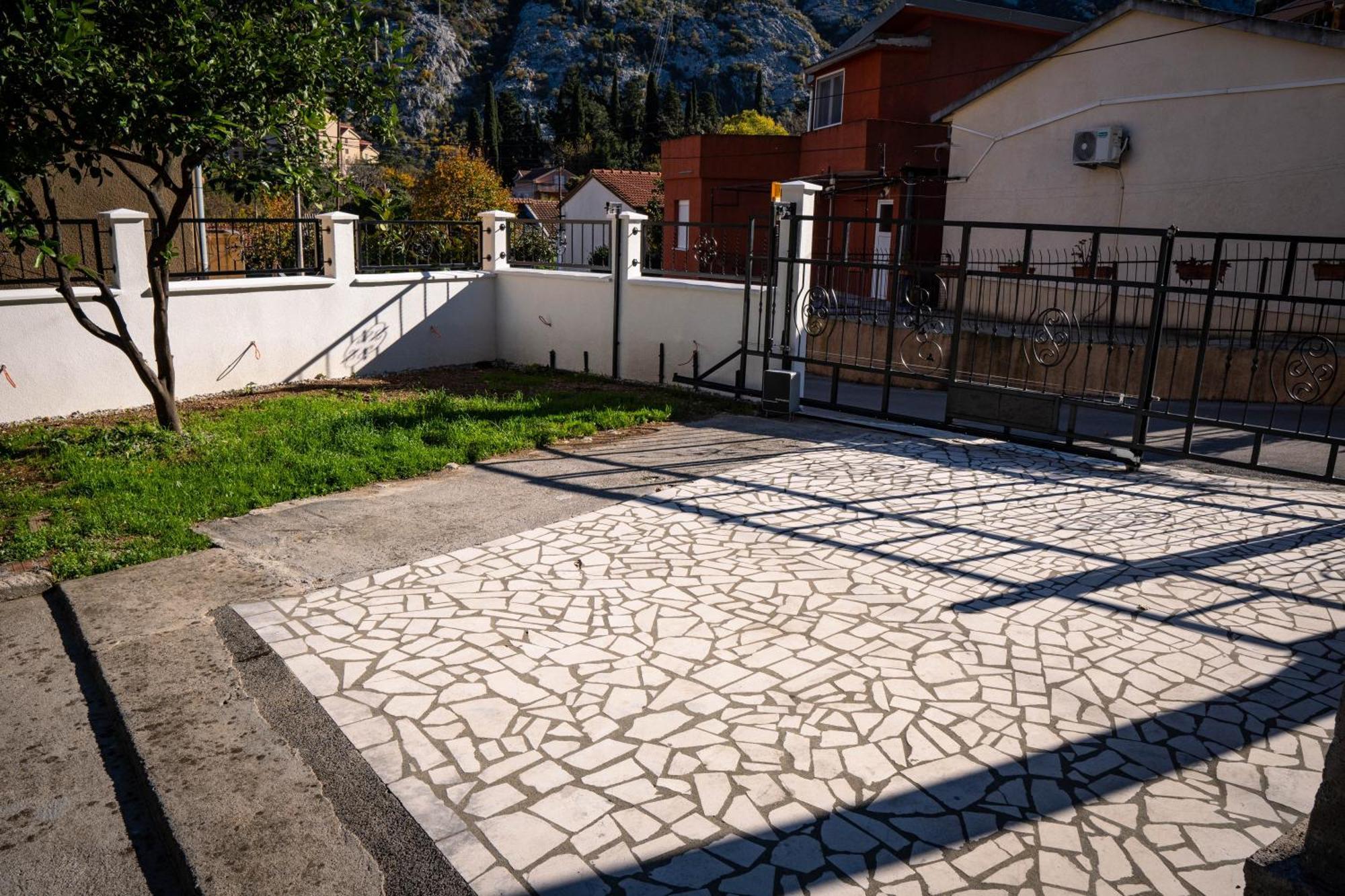 Bugi Apartment Kotor Exterior photo